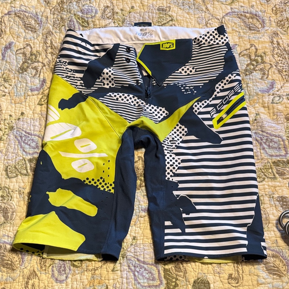 100 % Men's Cycling Shorts - Navy and Yellow waist 30